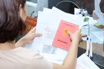 Luật Cư trú 2020: Trường hợp nào bị thu hồi sổ hộ khẩu?