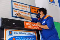 Tiếp tục nghiên cứu phương án điều chỉnh thuế giá trị gia tăng đối với xăng dầu