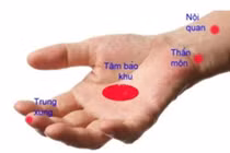 Dùng tăm kích thích huyệt trị tim đập nhanh
