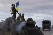 Ukraina tập trận chống quân Nga tấn công