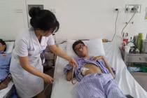 Nội soi xóa hố lõm ngực sâu cho trẻ bị dị dạng ngực bẩm sinh