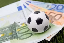 Thêm một đường dây cá độ bóng đá mùa Euro bị triệt phá