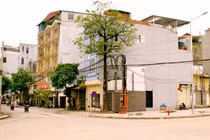 Hà Nội: Những ngôi nhà méo mó sau mở đường 