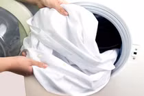 Lợi ích của việc sử dụng giấm trong giặt ủi quần áo 