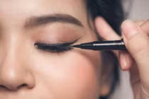 Bí quyết trang điểm mắt mí lót đẹp mà vẫn tự nhiên