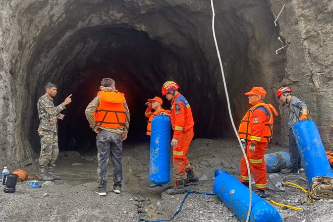 Lũ quét tại biên giới Nepal - Trung Quốc, thương vong tiếp tục tăng