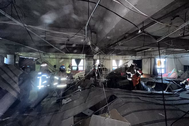 Hiện trường vụ sập trần thạch cao tại siêu thị ở Hàn Quốc