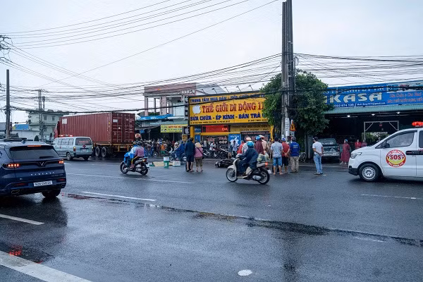 BR-VT: Bắt giam tài xế xe đầu kéo gây tai nạn chết người - Hình 2 BR-VT: Bat giam tai xe xe dau keo gay tai nan chet nguoi-Hinh-2