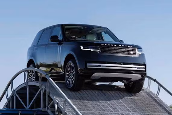 Mục sở thị Range Rover Electric chạy điện vừa ra mắt, từ 3,6 tỷ đồng