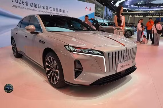 Hongqi H7 PHEV mới từ 671 triệu đồng, chạy 240 km không "uống 1 giọt xăng"