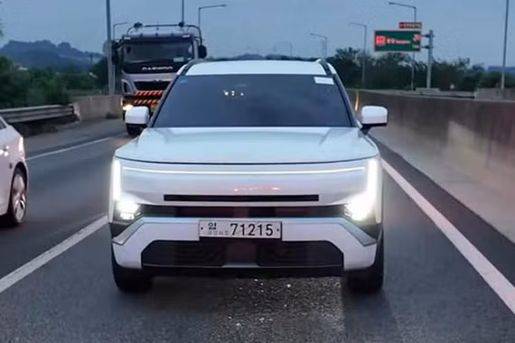 Mục sở thị Hyundai Tucson 2027 "bằng xương bằng thịt" trên đường phố