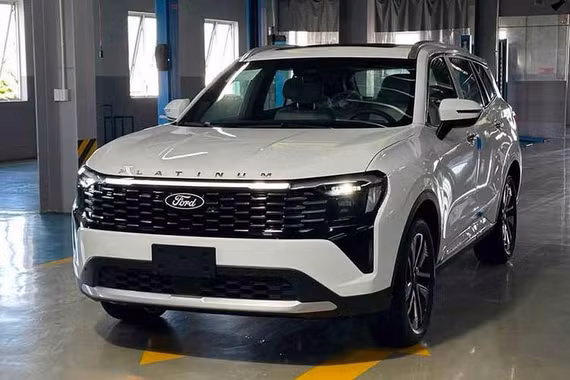 Mục sở thị Ford Territory Platinum 2026, từ 916 triệu đồng tại đại lý Việt