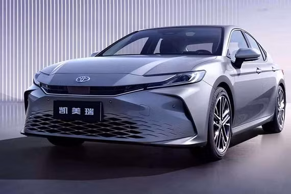 Mục sở thị Toyota Camry 2027 - màn hình khủng, giá chỉ từ 666 triệu đồng