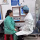 Nội soi lấy dị vật xương cá hình chữ T trong khí quản người phụ nữ