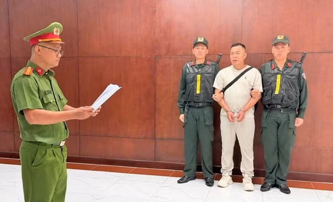 Bắt giam Tôn Bằng, chồng cũ của Hằng Du Mục