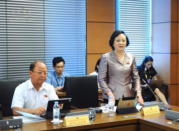 Tăng trưởng hai con số là “mệnh lệnh chính trị"