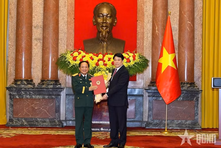 gen-h-phong-quan-ham-1-17524602655661895414367.jpg