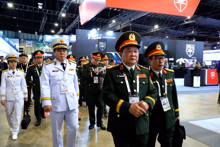 doan-viet-nam.jpg