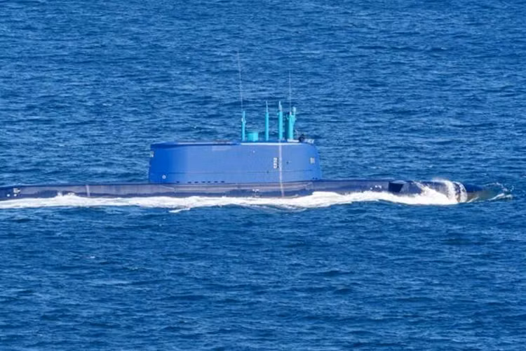 israeli-navy-reportedly-takes-delivery-of-final-dolphin-class-submarine-ins-drakon-in-germany-925-001.jpg