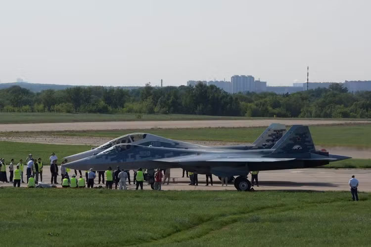 Nga hé lộ cấu hình "tàu mẹ UAV" dành cho tiêm kích tàng hình Su-57