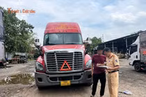 Lý do bất ngờ tài xế xe đầu kéo chạy ngược chiều trên QL1