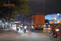 Container chạy ngược chiều trên quốc lộ gây nguy hiểm cho giao thông
