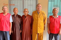 Nhóm giả tu sĩ Trung Quốc lừa du khách ở Bến Thành bị bắt giữ