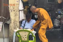 Nhóm “giả sư” làm tiền du khách ở Bến Thành: Công an vào cuộc