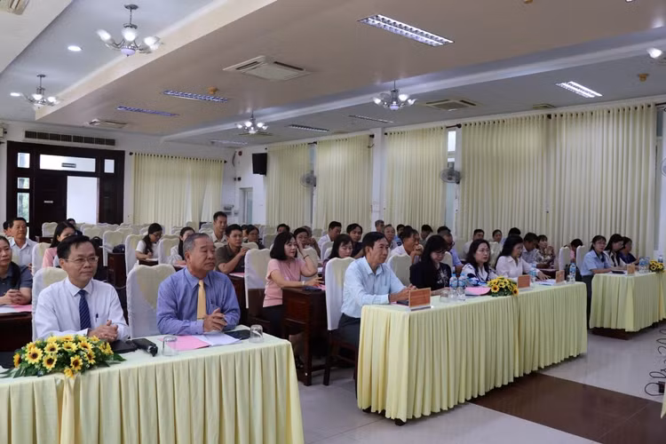 Cộng đồng doanh nghiệp và hộ kinh doanh tham gia tập huấn