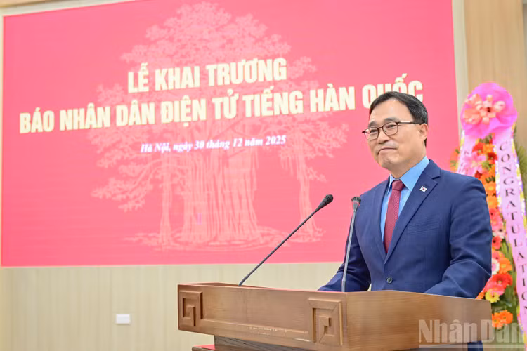 Ngài Choi Young Sam, Đại sứ đặc mệnh toàn quyền Hàn Quốc tại Việt Nam, phát biểu. (Ảnh: BẢO LONG)