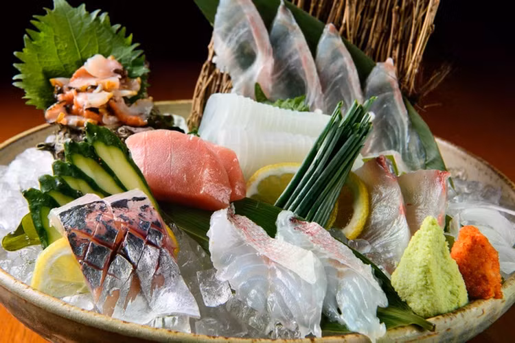 Ăn cá sống có nguy cơ nhiễm ký sinh trùng cao. Ảnh: Savor Japan.