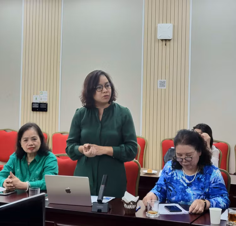 Các đại biểu đóng góp ý kiến tại hội thảo