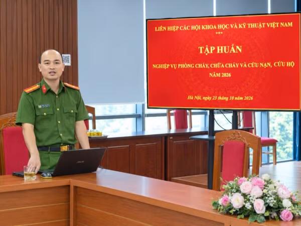 9919-1792744388-vietnamese-military-conference-presentation.jpg