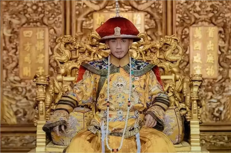 Hoàng đế Càn Long muốn xoá bỏ nạn pha cánh trong triều đình nhà Thanh.