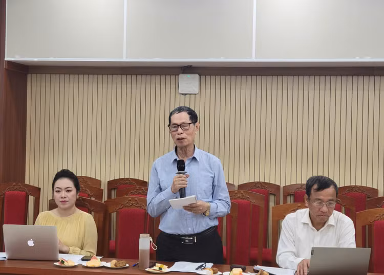 Ông Trần Văn Miều, Phó Chủ tịch Hội Bảo vệ Thiên nhiên và Môi trường Việt Nam đề nghị dự thảo thể hiện rõ quan điểm lấy dân làm gốc, khẳng định rõ vai trò giám sát của Mặt trận Tổ quốc Việt Nam, Nhân dân và báo chí
