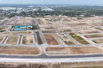 [SPOTLIGHT] Nhà đầu tư ôm nợ ngân hàng khi đất nền Hà Nội, Đồng Nai giảm giá kỷ lục