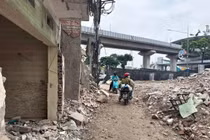 [VIDEO] Sống khổ vì bụi từ đại công trường giải tỏa ở Hà Nội