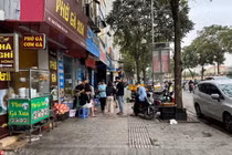 [VIDEO] Hà Nội đề xuất phạt lấn chiếm vỉa hè, đỗ xe trái phép lên tới 