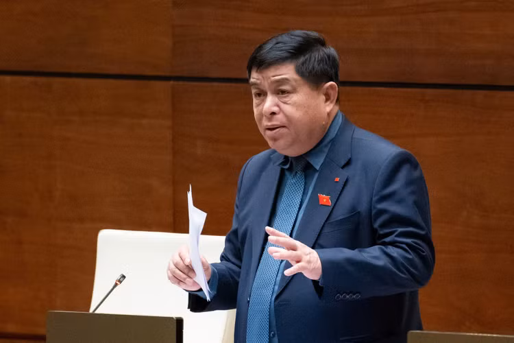 Bộ trưởng Nguyễn Chí Dũng: “Sẽ đạt mục tiêu GDP năm nay trên 8%” Bo truong Nguyen Chi Dung: “Se dat muc tieu GDP nam nay tren 8%”