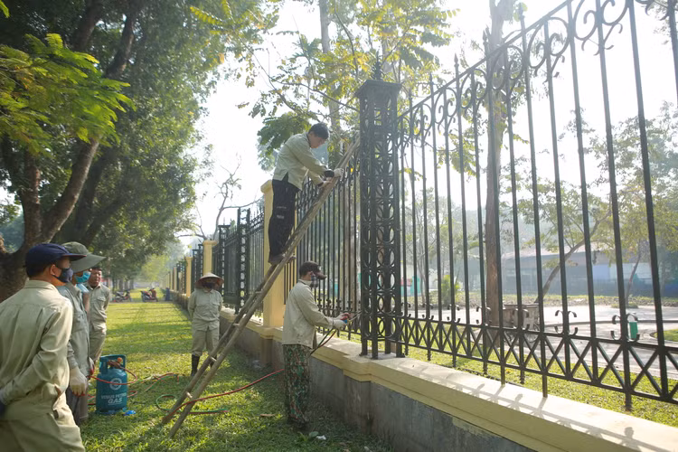 Ha Noi: Can canh viec thao do hang rao cong vien Thong Nhat-Hinh-3