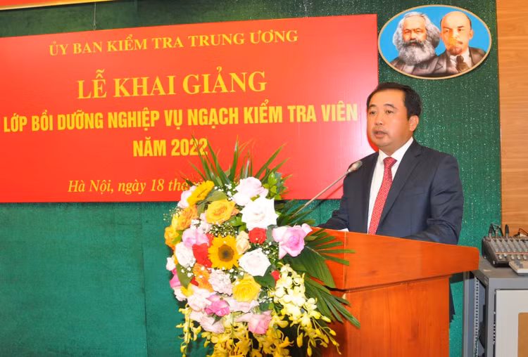 Chan dung tan Bi thu Tinh uy Hai Duong Tran Duc Thang