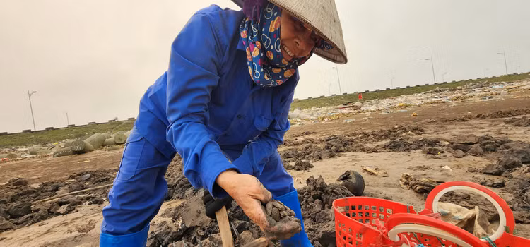 Vat va nghe cong lung di mot 