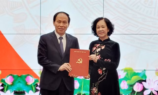 Chan dung tan Bi thu Thanh uy Hai Phong Le Tien Chau