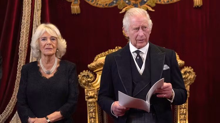 He lo chi tiet quan trong trong le dang quang cua Vua Charles III-Hinh-10