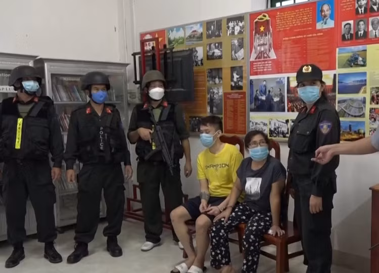 Bà trùm Oanh Hà trốn truy nã...buôn ma túy “khủng“…nhận cái kết nào? - Hình 8 Ba trum Oanh Ha tron truy na...buon ma tuy “khung“…nhan cai ket nao?-Hinh-8