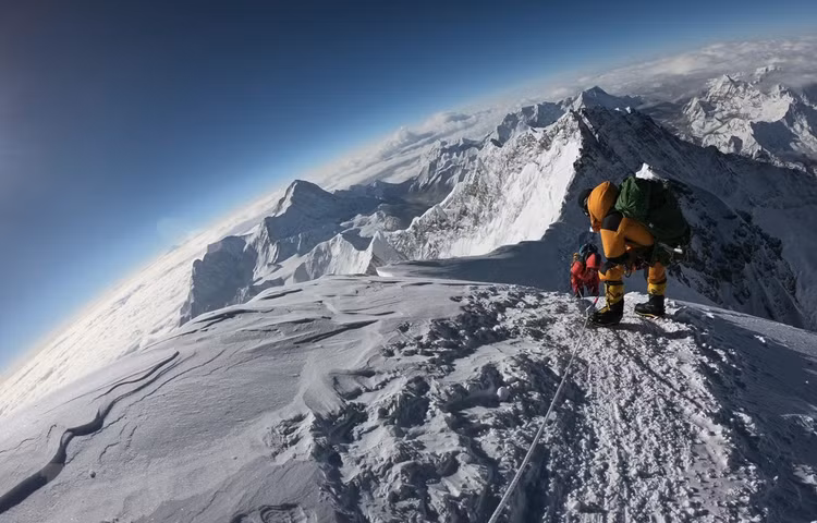 Neu o “vung chet” tren dinh Everest, co the con nguoi se the nao?-Hinh-10