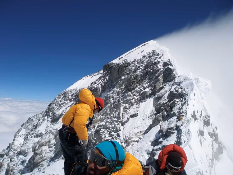 Neu o “vung chet” tren dinh Everest, co the con nguoi se the nao?-Hinh-8