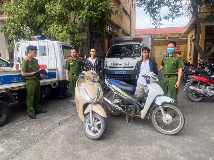 Hải Dương: Bắt hai đối tượng cướp xe máy, chống trả tổ công tác 151 Hai Duong: Bat hai doi tuong cuop xe may, chong tra to cong tac 151