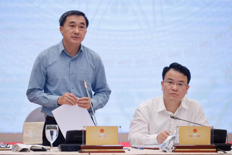 Bộ Y tế đang làm gì để tiến tới miễn viện phí toàn dân? Bo Y te dang lam gi de tien toi mien vien phi toan dan?
