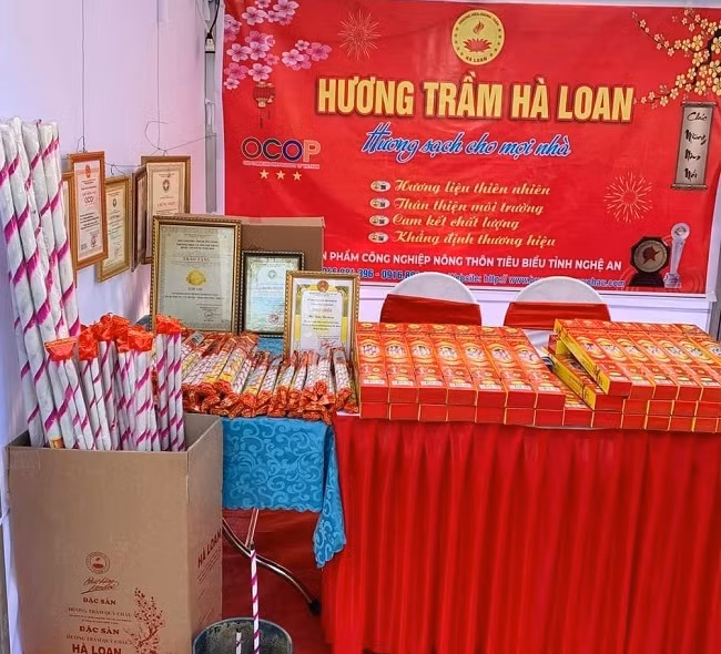 Hương trầm xứ Nghệ tất bật chuẩn bị đơn hàng đón Tết - Hình 5 Huong tram xu Nghe tat bat chuan bi don hang don Tet-Hinh-5